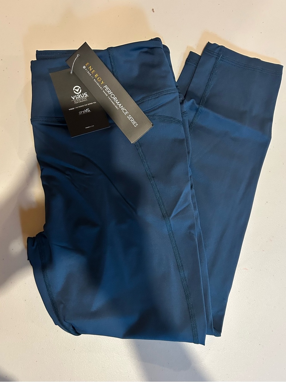 Virus Performance Leggings in Deep Navy